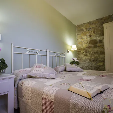 宝拉福恩特公寓 * Rasines