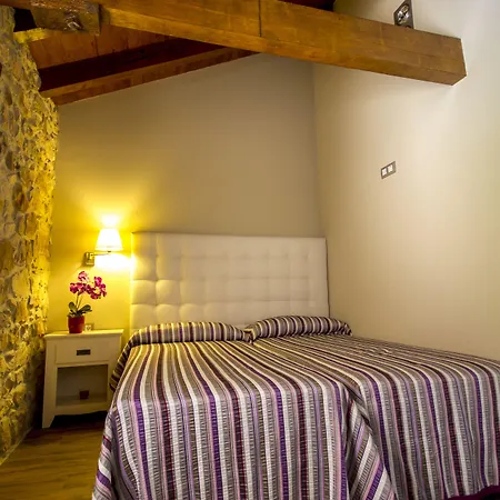 宝拉福恩特公寓 * Rasines